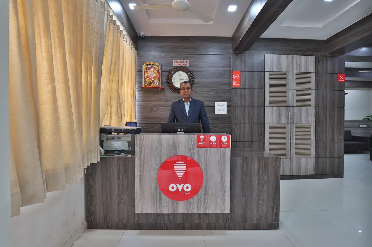 Oyo 12309 Hotel Ananya Kalol Exterior photo