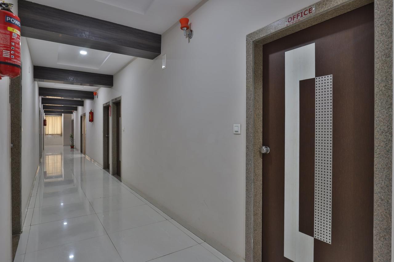 Oyo 12309 Hotel Ananya Kalol Exterior photo